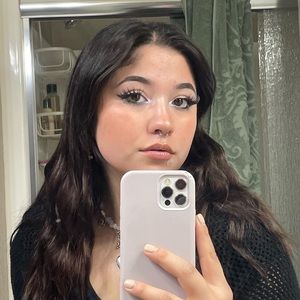 Meet your Posher, Keila